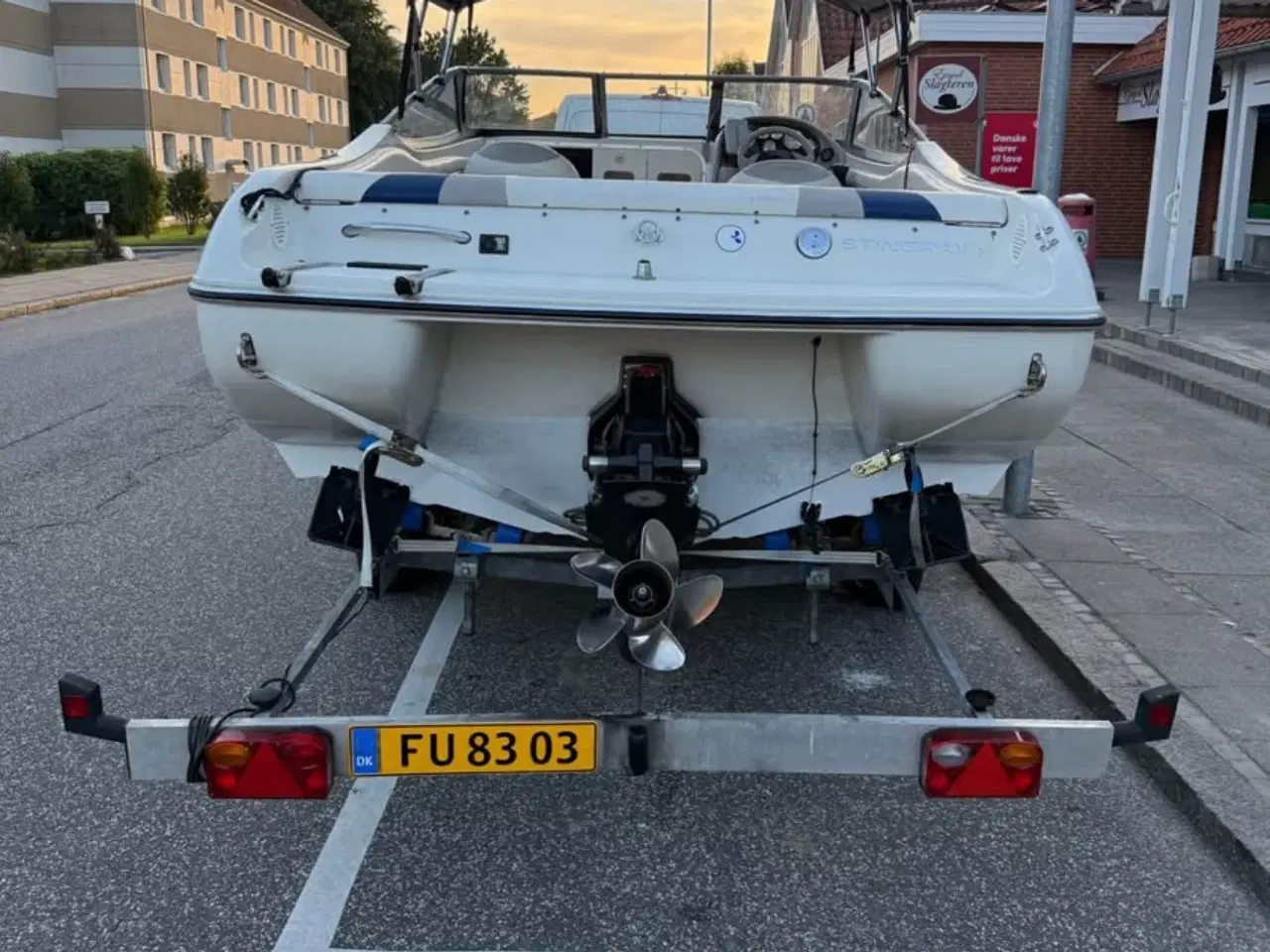 Billede 3 - Speedbåd byttes til bil