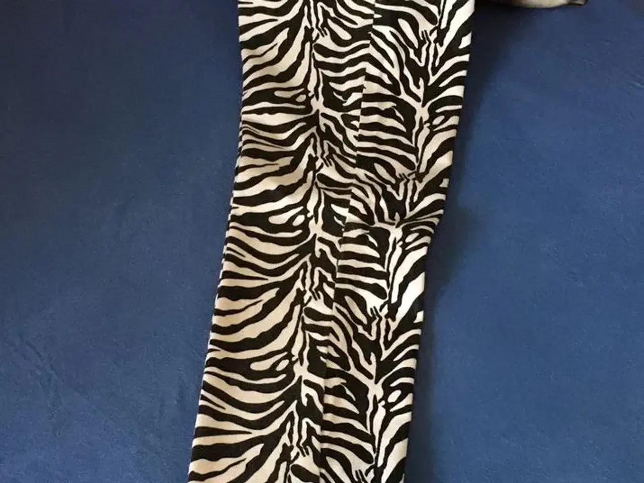 Billede 2 - Bukser i zebra print