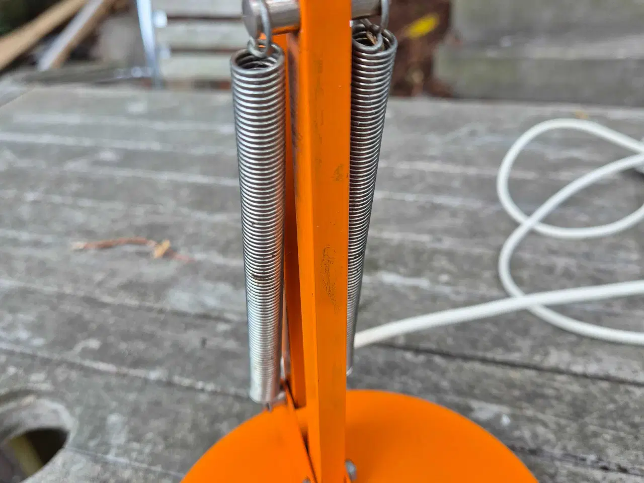 Billede 9 - Flot orange bordlampe fra Lyskær 