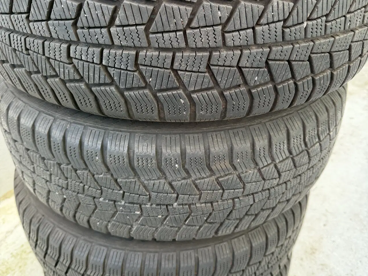 Billede 1 - 4Stk. Alufælge med vinterdæk 205 60 R16