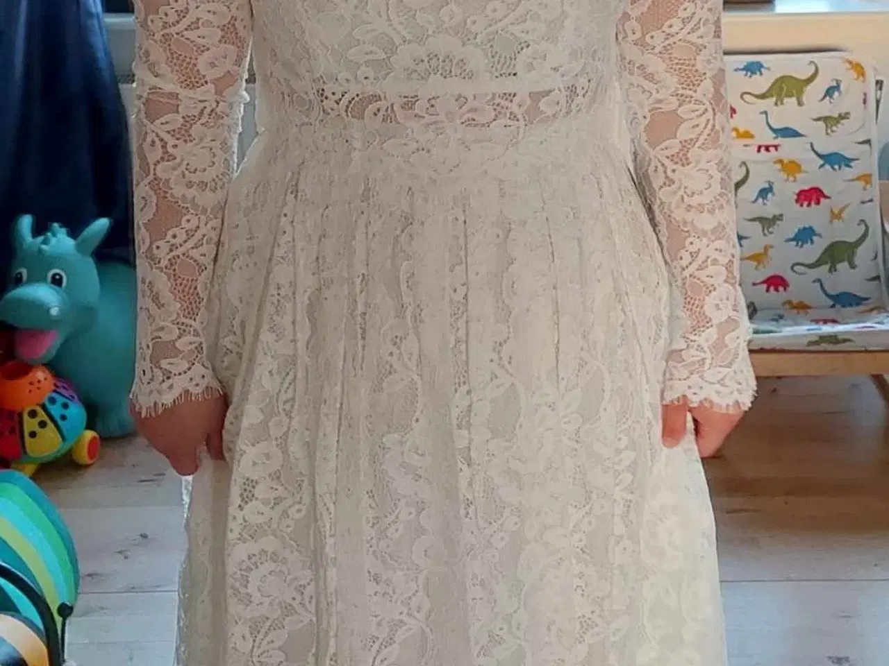 Billede 2 - Ny brudekjole med ærmer str.40 fra asos bridal.