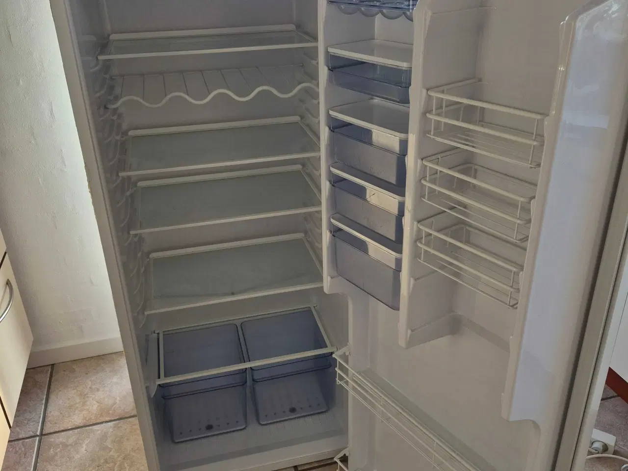 Billede 1 - Gram køleskab 
