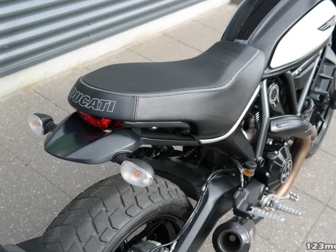Billede 6 - Ducati Scrambler Icon Dark MC-SYD       BYTTER GERNE