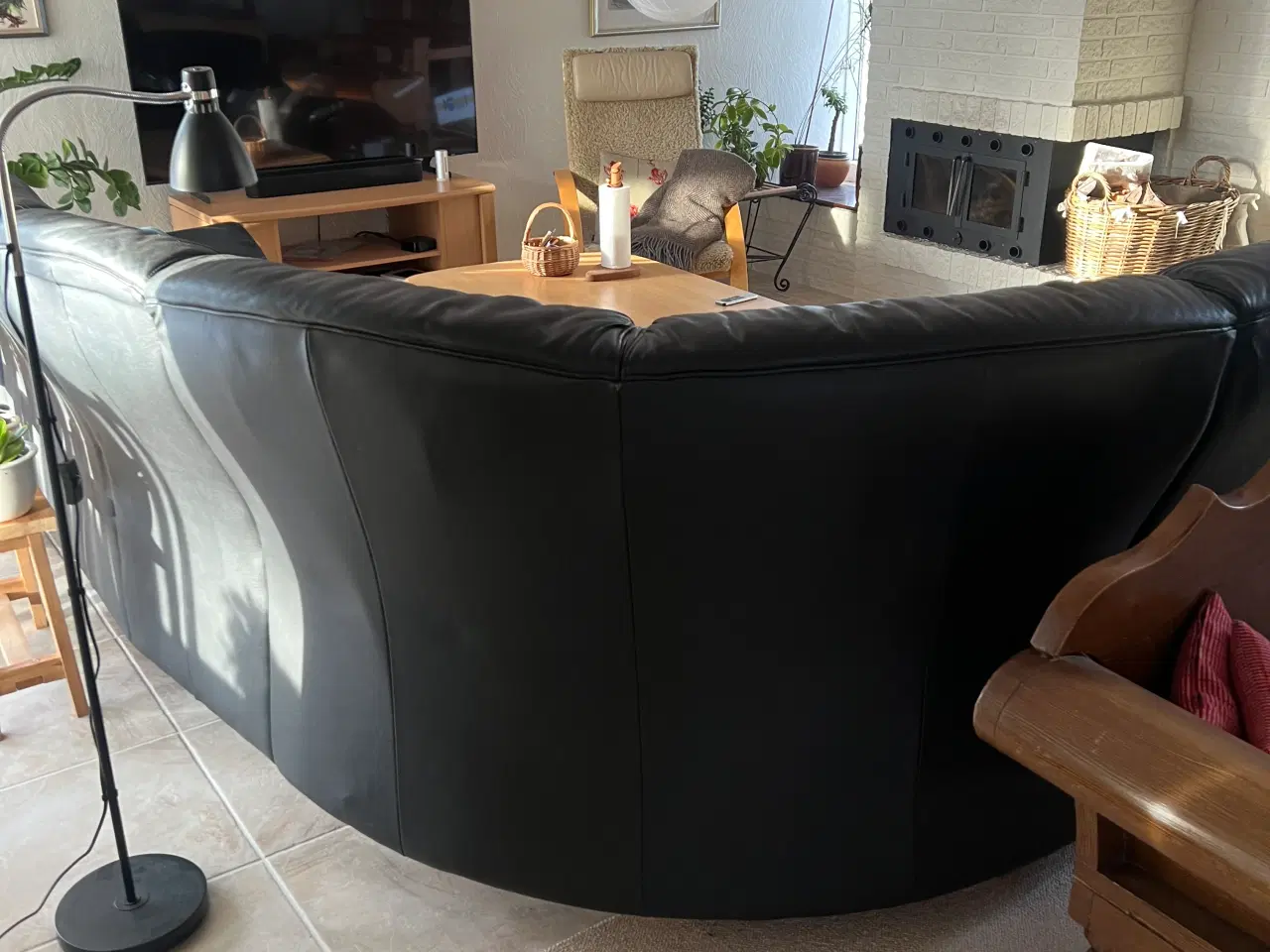 Billede 2 - Flot hjørnesofa i sort læder 