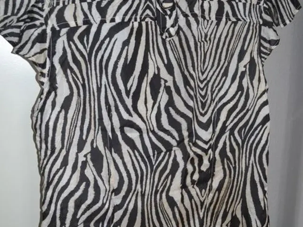 Billede 4 - Zebra Minus bluse sælges