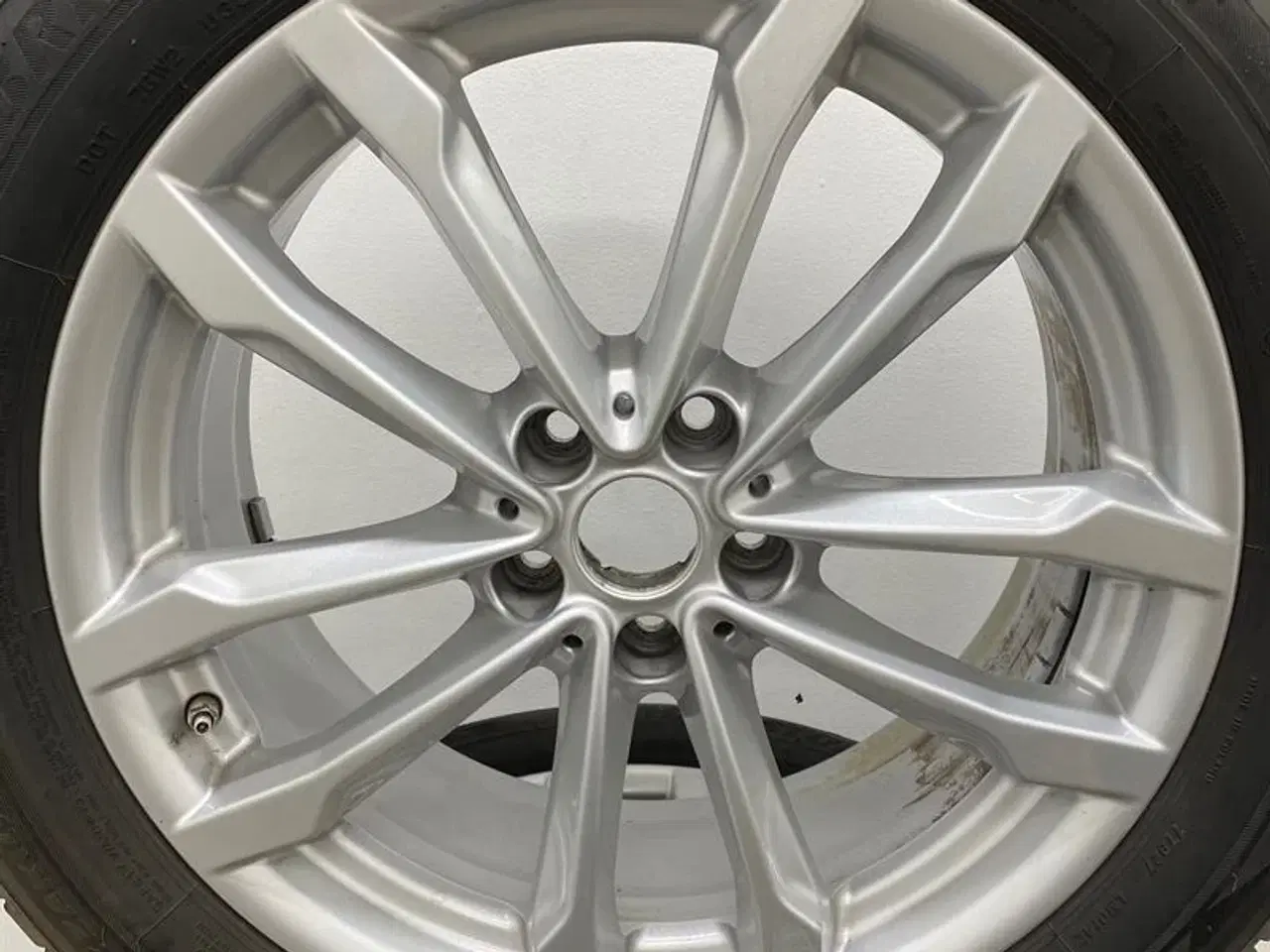 Billede 4 - 19" Org. BMW Alufælge med vinterdæk "V Spoke 691" A64456 BMW G11 G30 G31 X3 (G01) X4 (G02) G11 LCI X3 (G08) X3 (G01 LCI) X4 (G02 LCI)