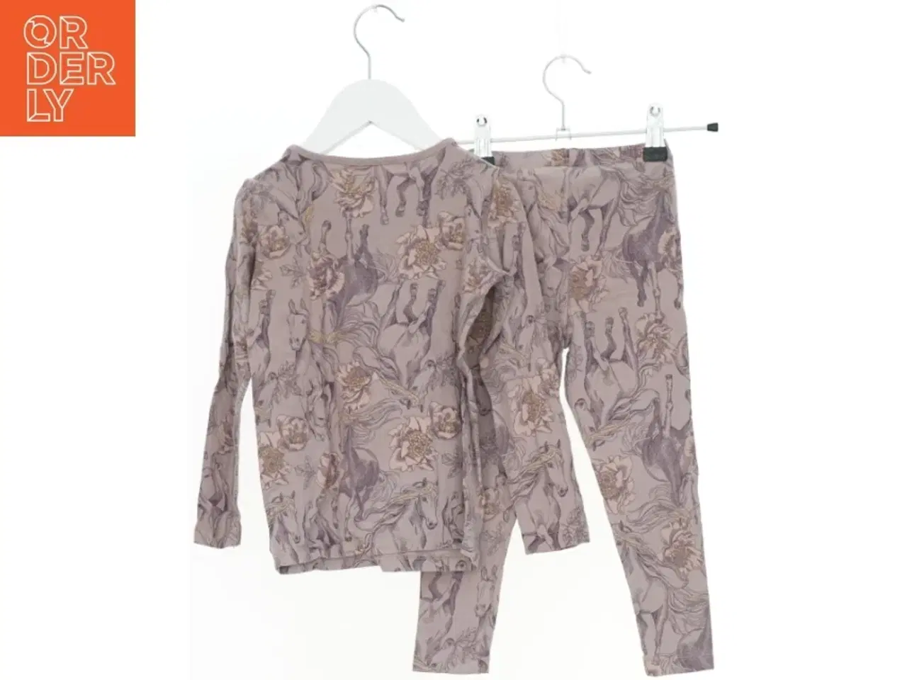 Billede 2 - Nattøjssæt sæt heste og gyldne detaljer (str. 98)