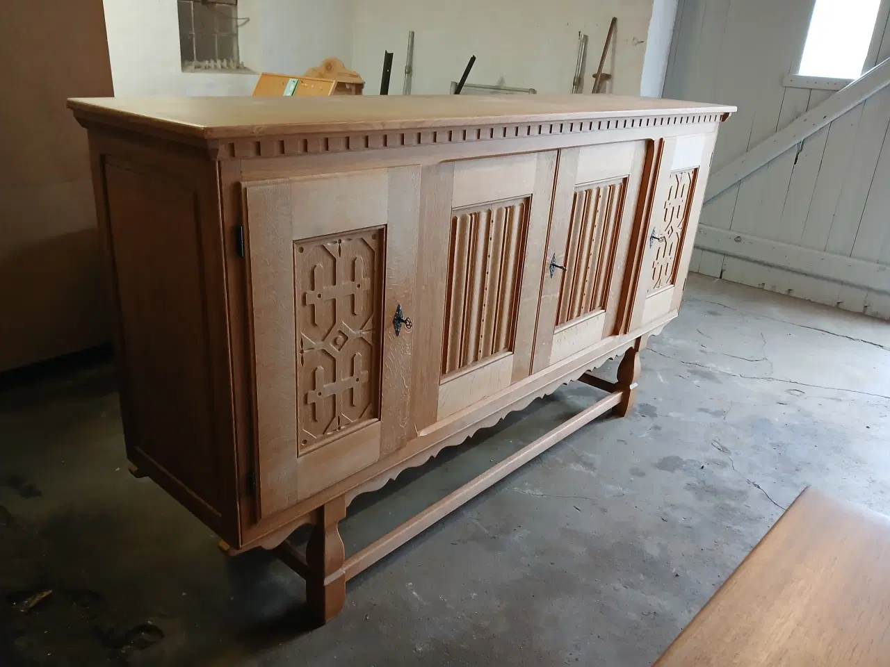 Billede 1 - Dæktøjsskab l Afsyret Eg