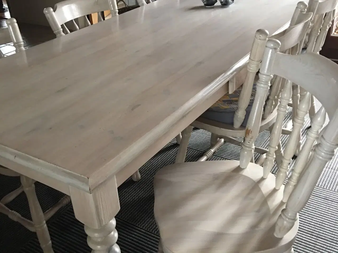 Billede 1 - Spisebord og stole