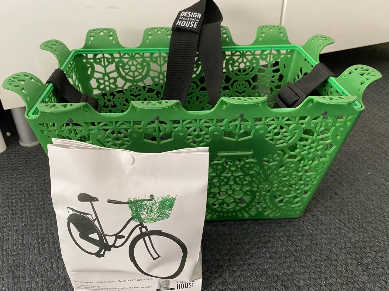 Billede 1 - Smart og let cykelkurv i hård plast (ubrugt)