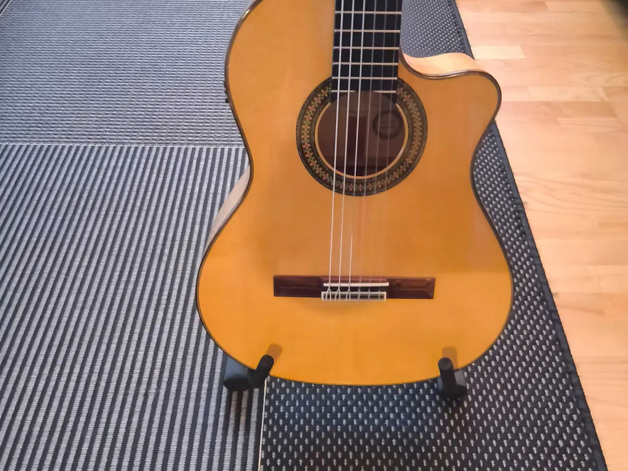 Billede 2 - Hejsa her er der en akustisk alaramba af høj top k