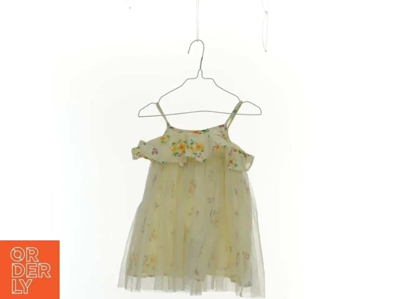 Billede 2 - UDEN BRUGSSPOR Blomstret Kjole fra United Colors Of Benetton (str. 92 cm)