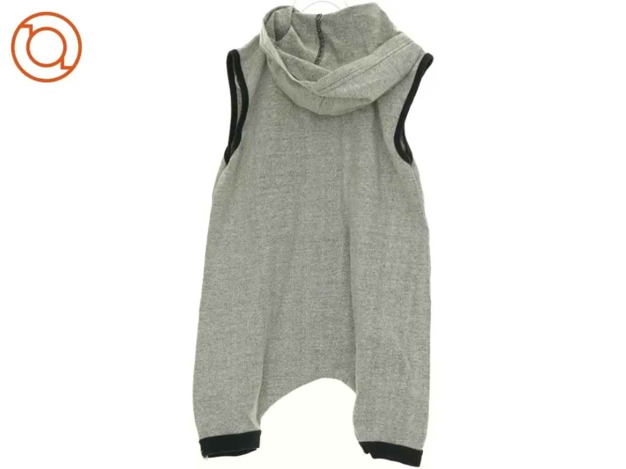 Billede 2 - Sommerdragt fra Dudesndolls (str. 104 cm)