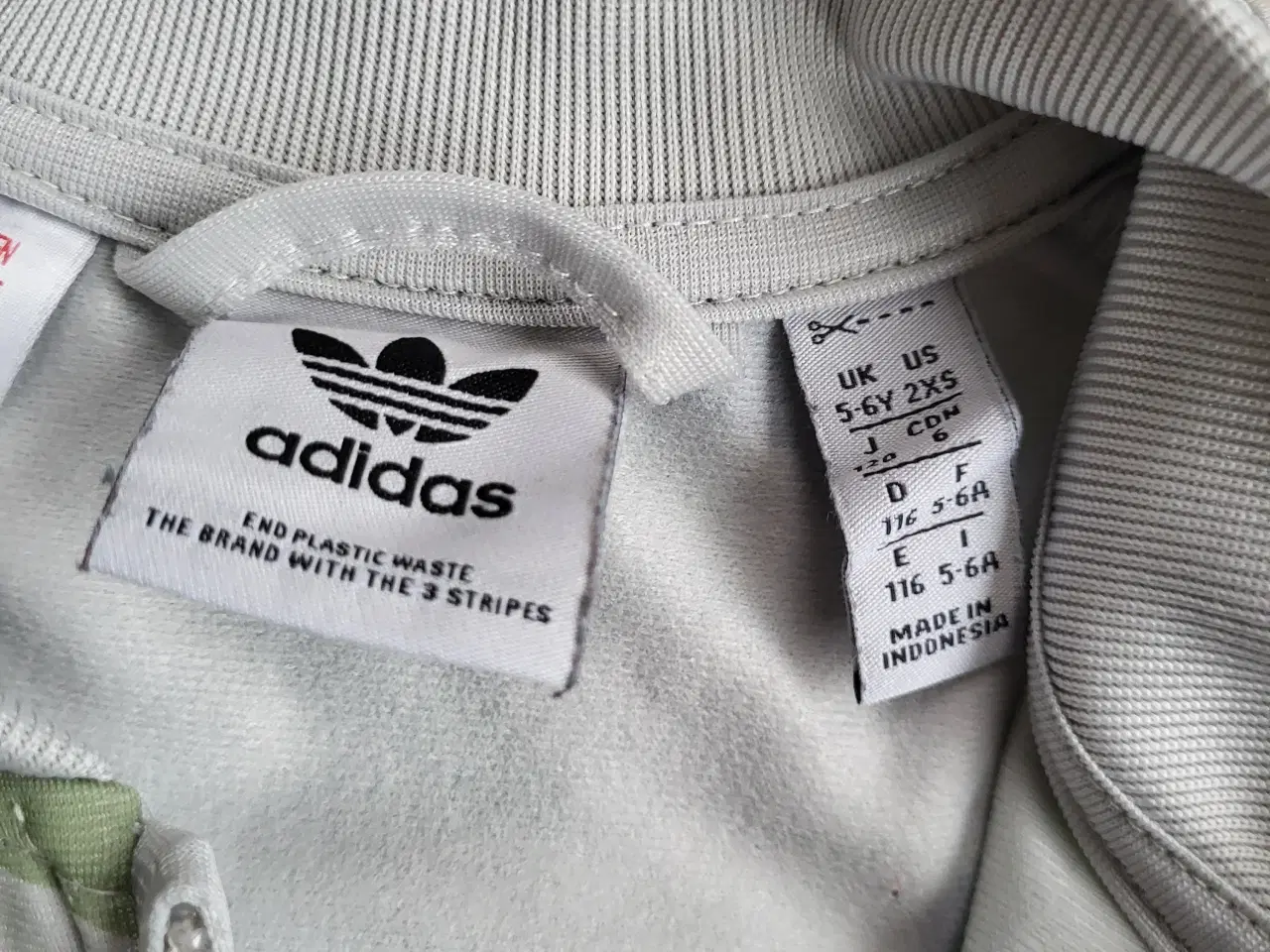 Billede 4 - Adidas Original træningssæt børn