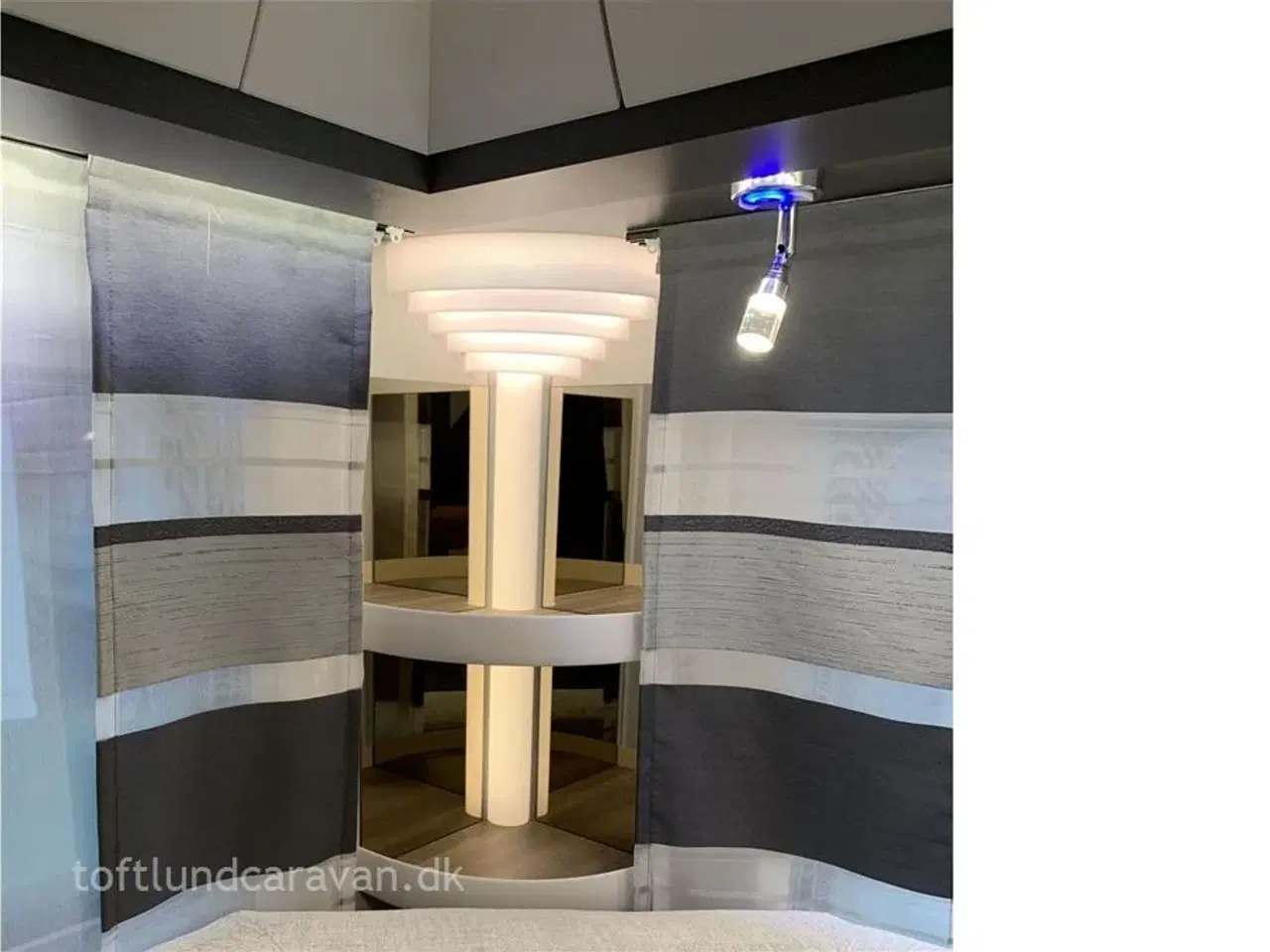 Billede 13 - 2025 - Hobby Excellent Edition 495 UL   Mest populære vogn med enkeltsenge. NY 2025 MODEL, NU PÅ LAGER, klar til omgående levering.