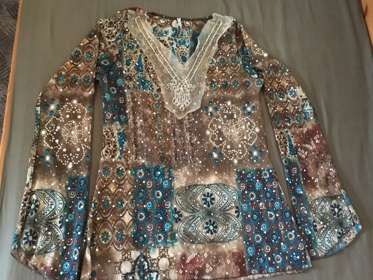 Billede 5 - Superflot bluse til salg