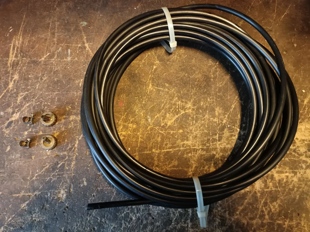 Billede 1 - dryppinde/slanger/alu profil skruer/ophæng kroge