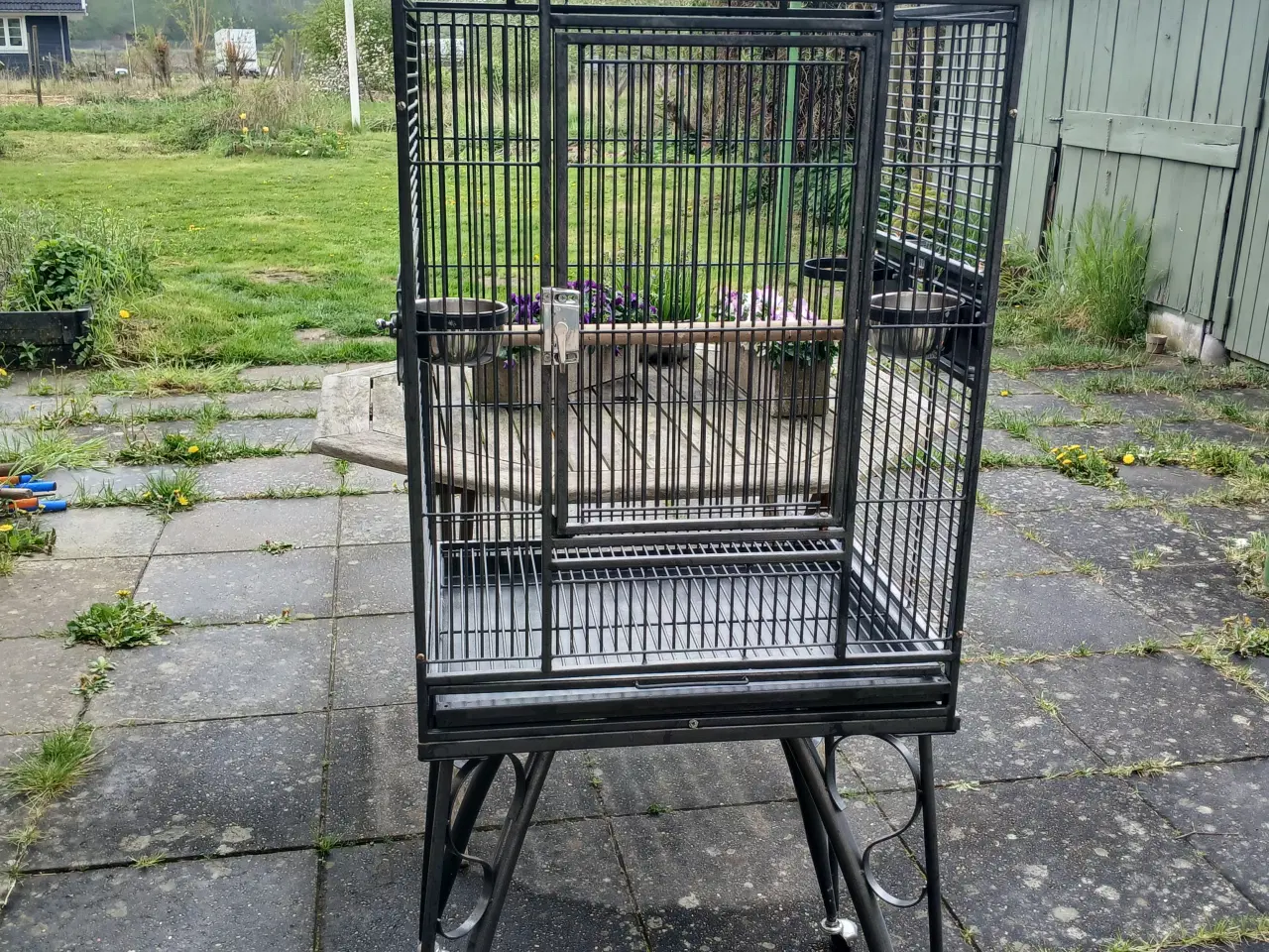 Billede 1 - Praktisk og flot parakitbur