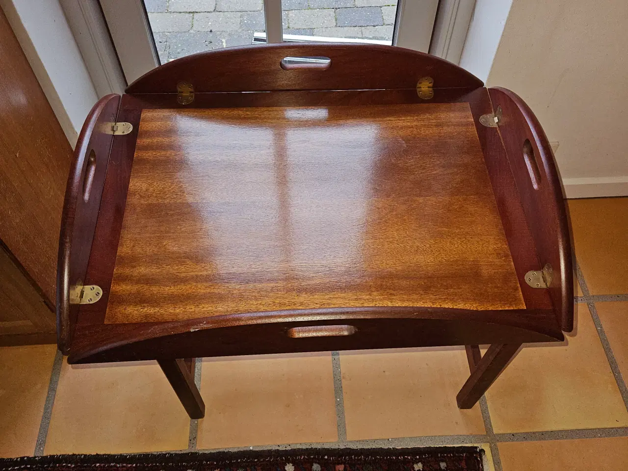 Billede 1 - Bakkebord