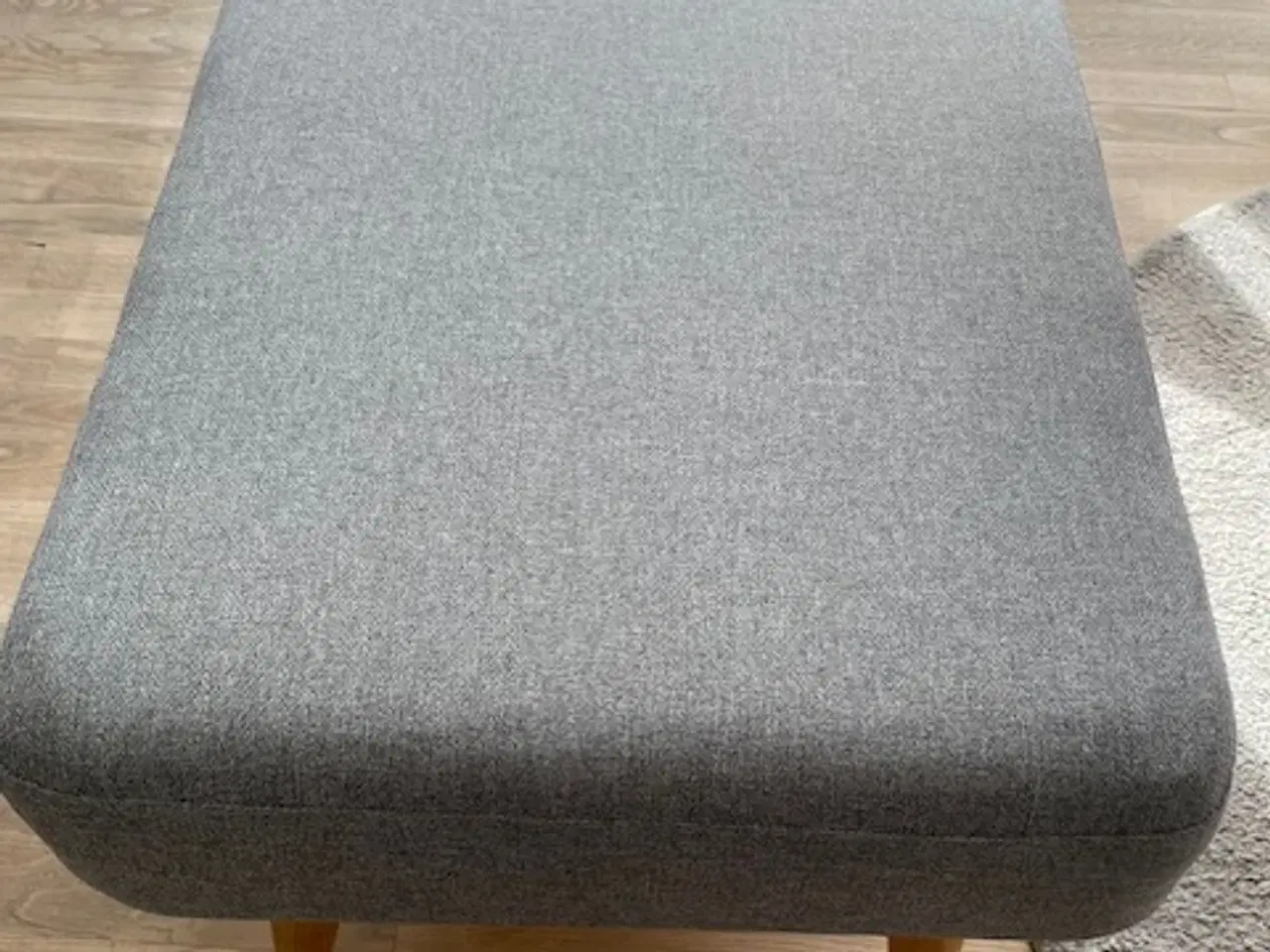 Billede 3 - Hjørnesofa i lys grå