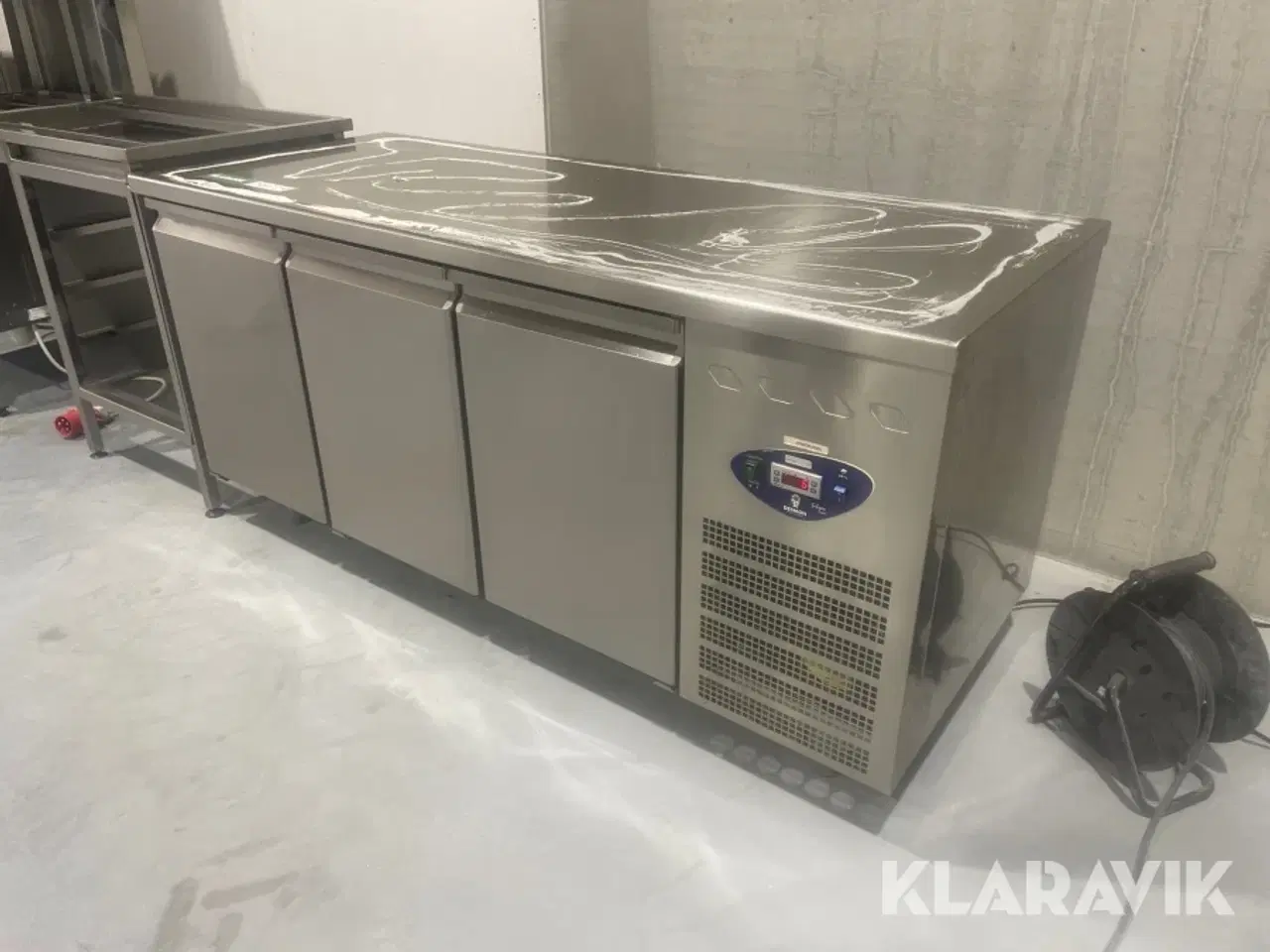 Billede 1 - Koldjomfru / Kølebord Desmon med skabe