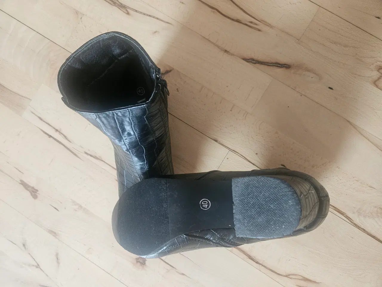 Billede 3 - Støvle med lynlås