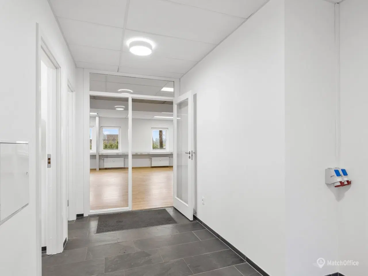 Billede 16 - Moderniseret kontor ved E45