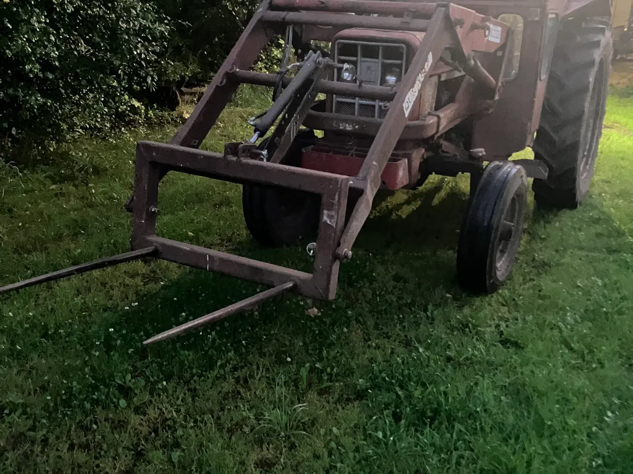 Billede 5 - IH 574 m. frontlæsser sælges