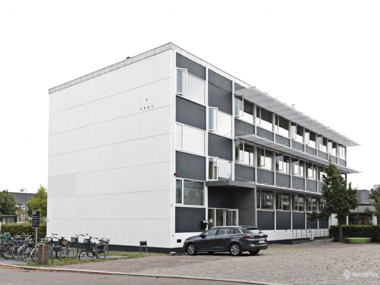 Billede 12 - Synlig ejendom midt mellem kanoner og kanaler på Holmen