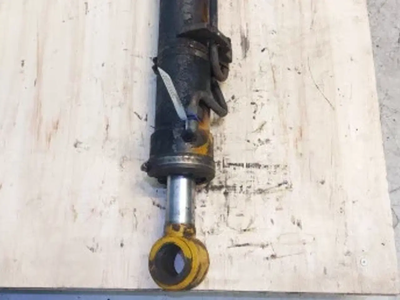 Billede 2 - Hydrema 906C Løftecylinder 401201