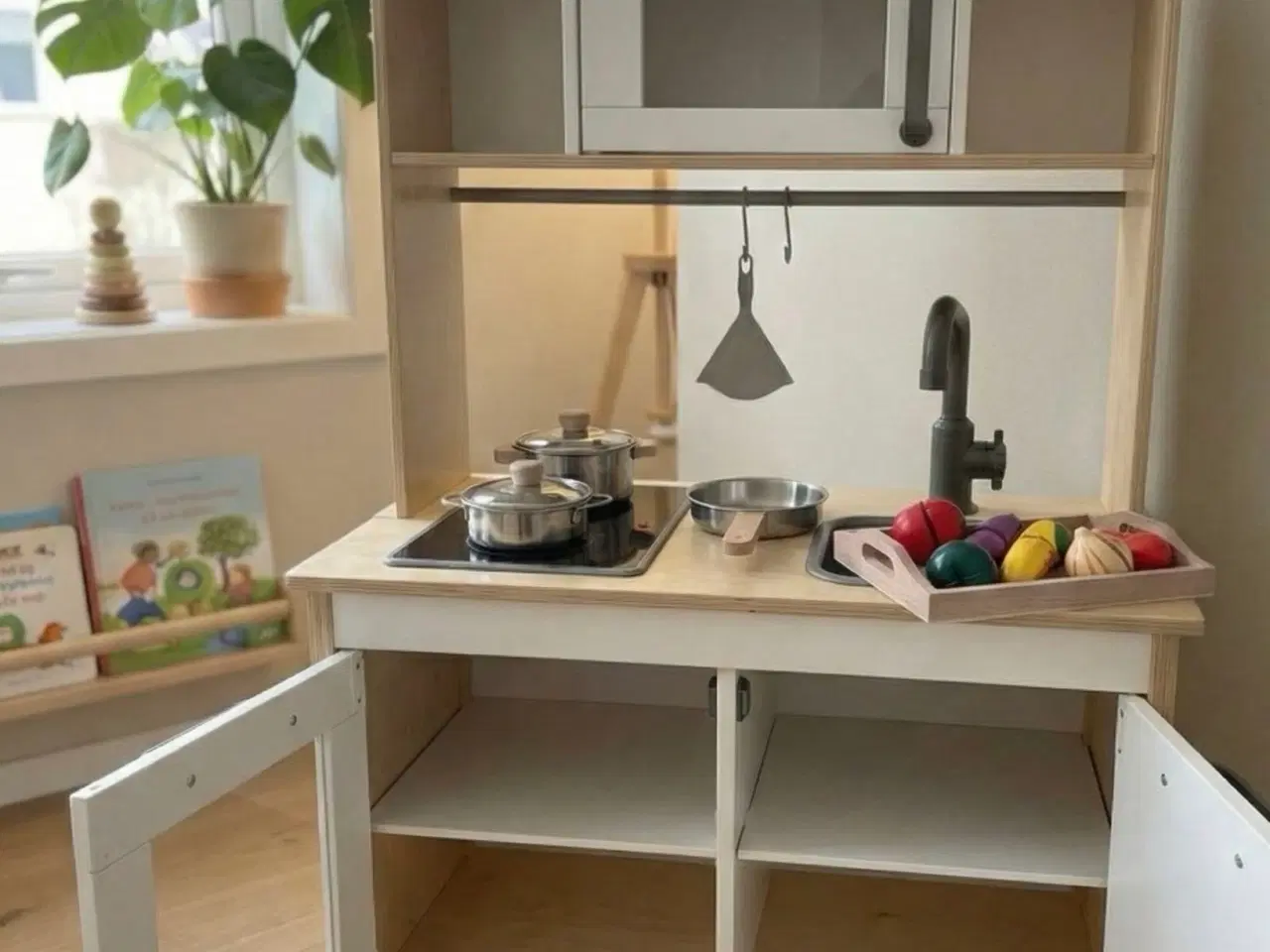 Billede 2 - Stort legekøkken i træ fra IKEA