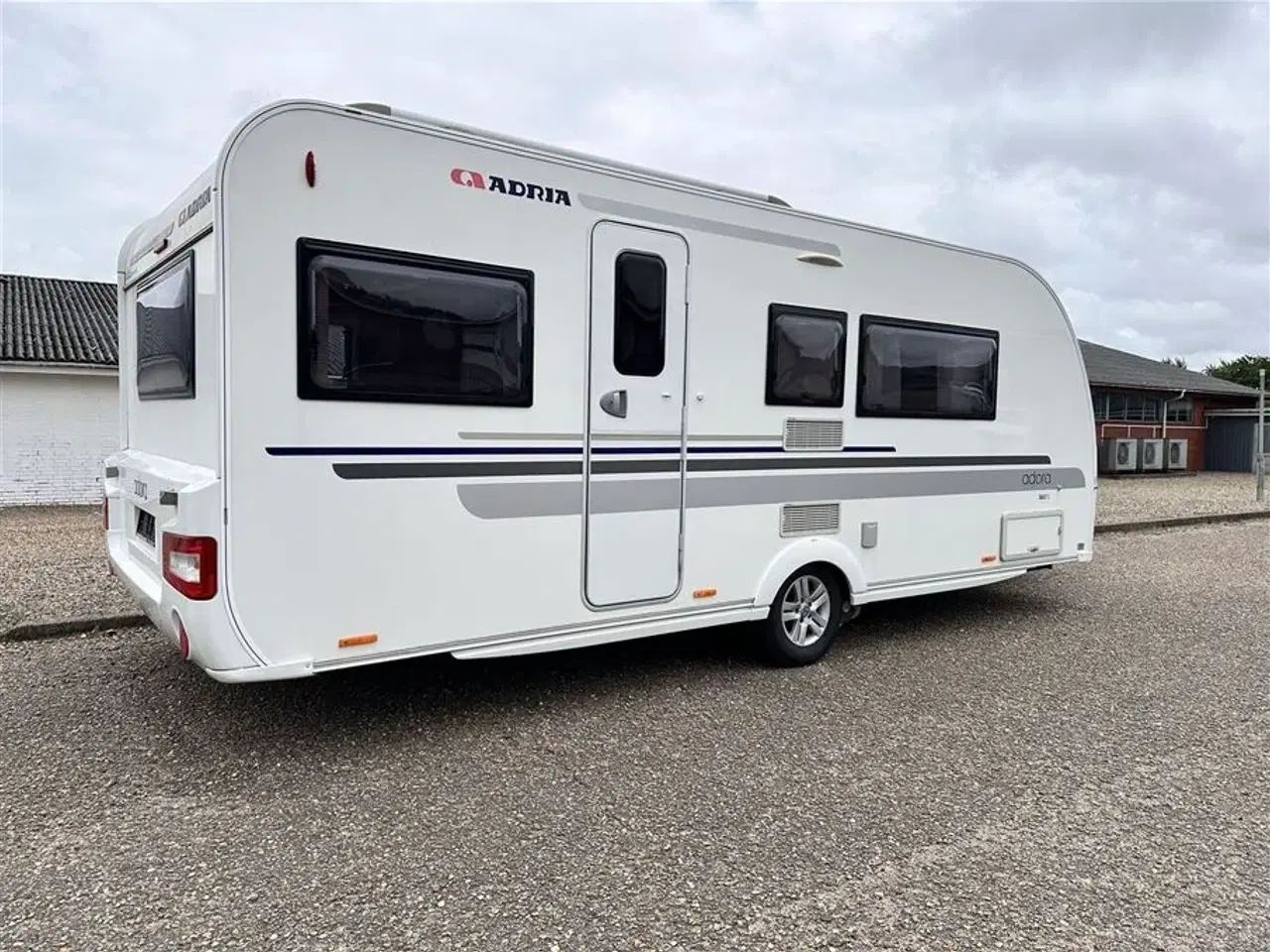 Billede 7 - 2014 - Adria Adora 563 PU   Fritstående queen seng