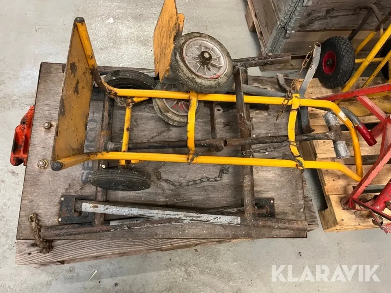 Billede 2 - Arbejdsborde, vogne og bukke/ruller