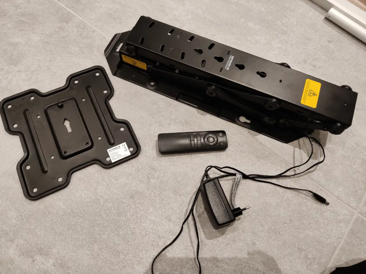 Billede 1 - Tv ophæng til skråvæg