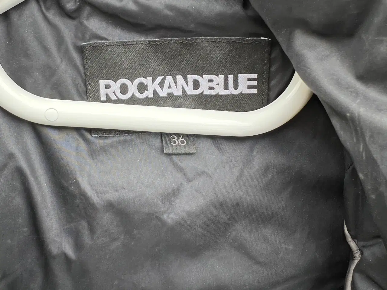 Billede 2 - Rockandblue frakke str. 36