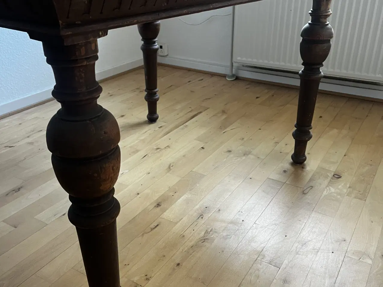 Billede 3 - Gammelt spisebord m/ udtræk