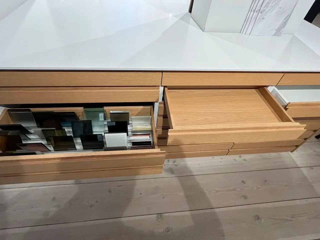 Billede 3 - Køkken Ø FORM PLUS+ med Bordplade i Sten