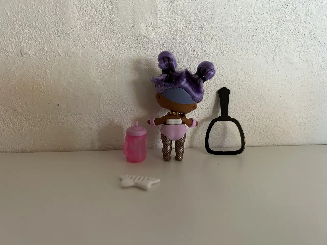 Billede 2 - L.O.L surprise dukke med tilbehør