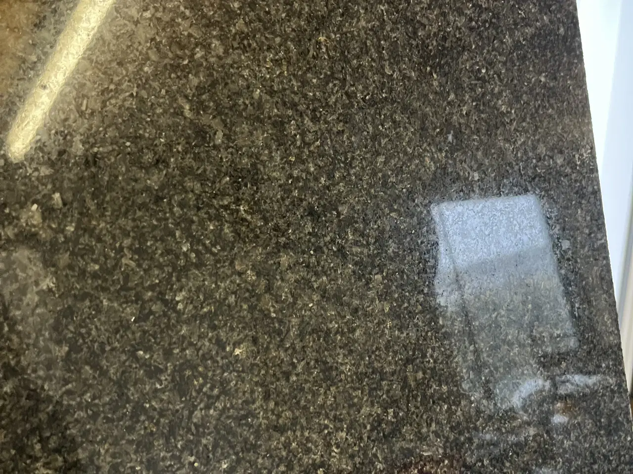 Billede 2 - Flot mørk Granit bordplade