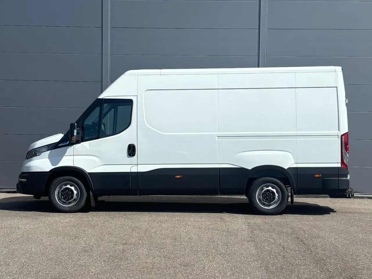 Billede 10 - Iveco Daily 3,0 35S18 12m³ Van AG8