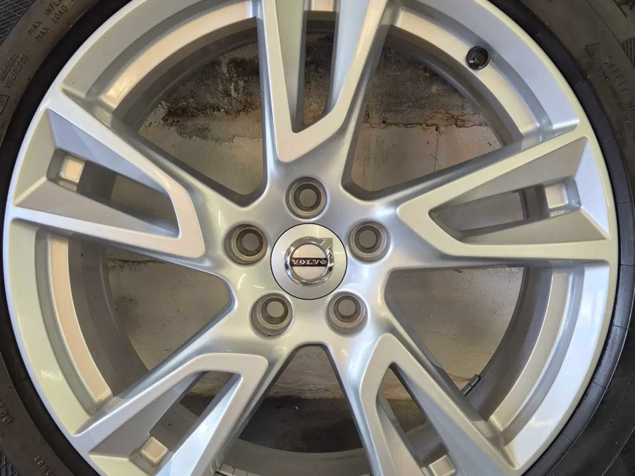 Billede 9 - VOLVO ORIGINAL ALUFÆLGE MED VINTERDÆK