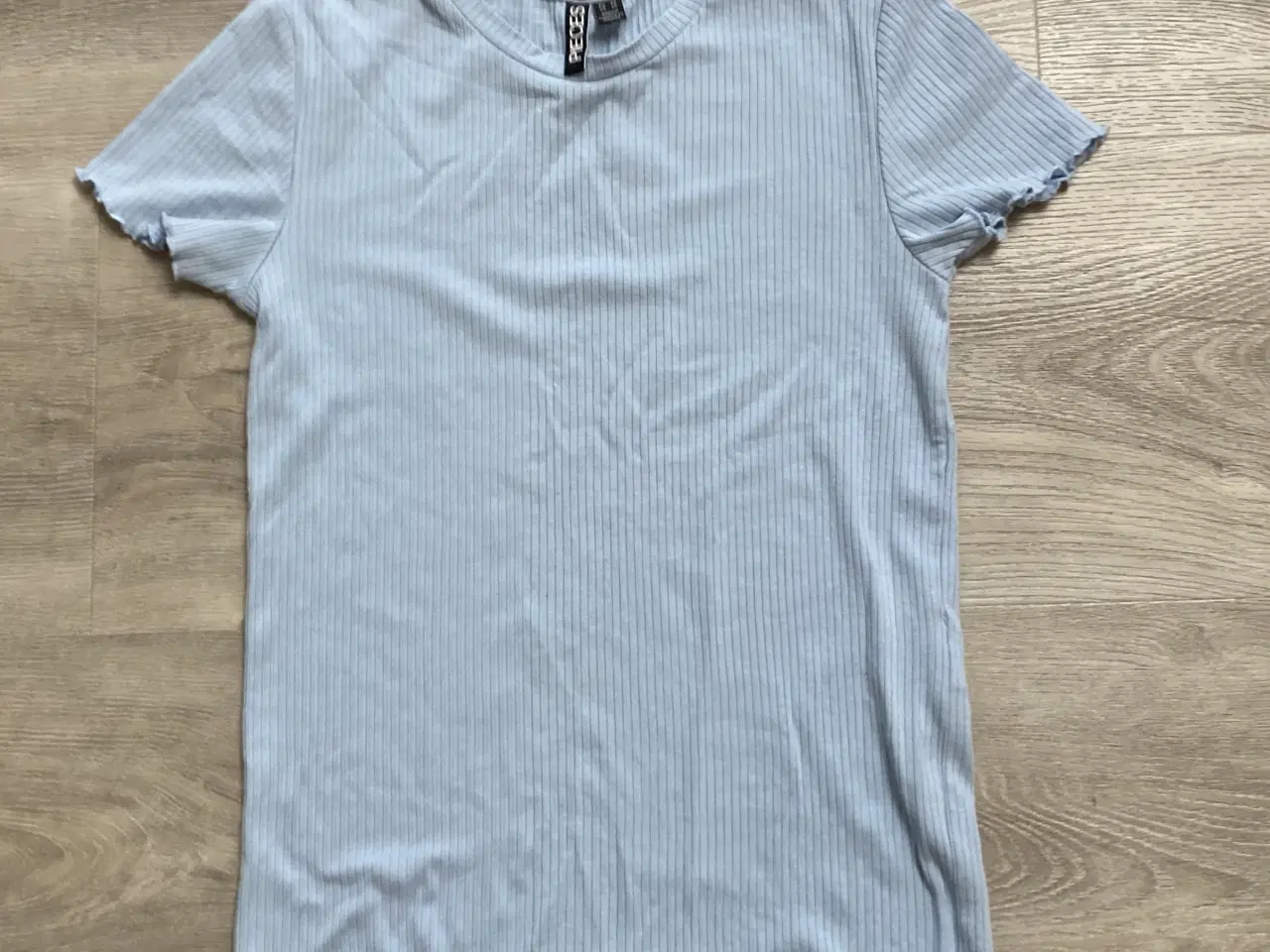 Billede 1 - T-shirt fra Pieces ste. XS