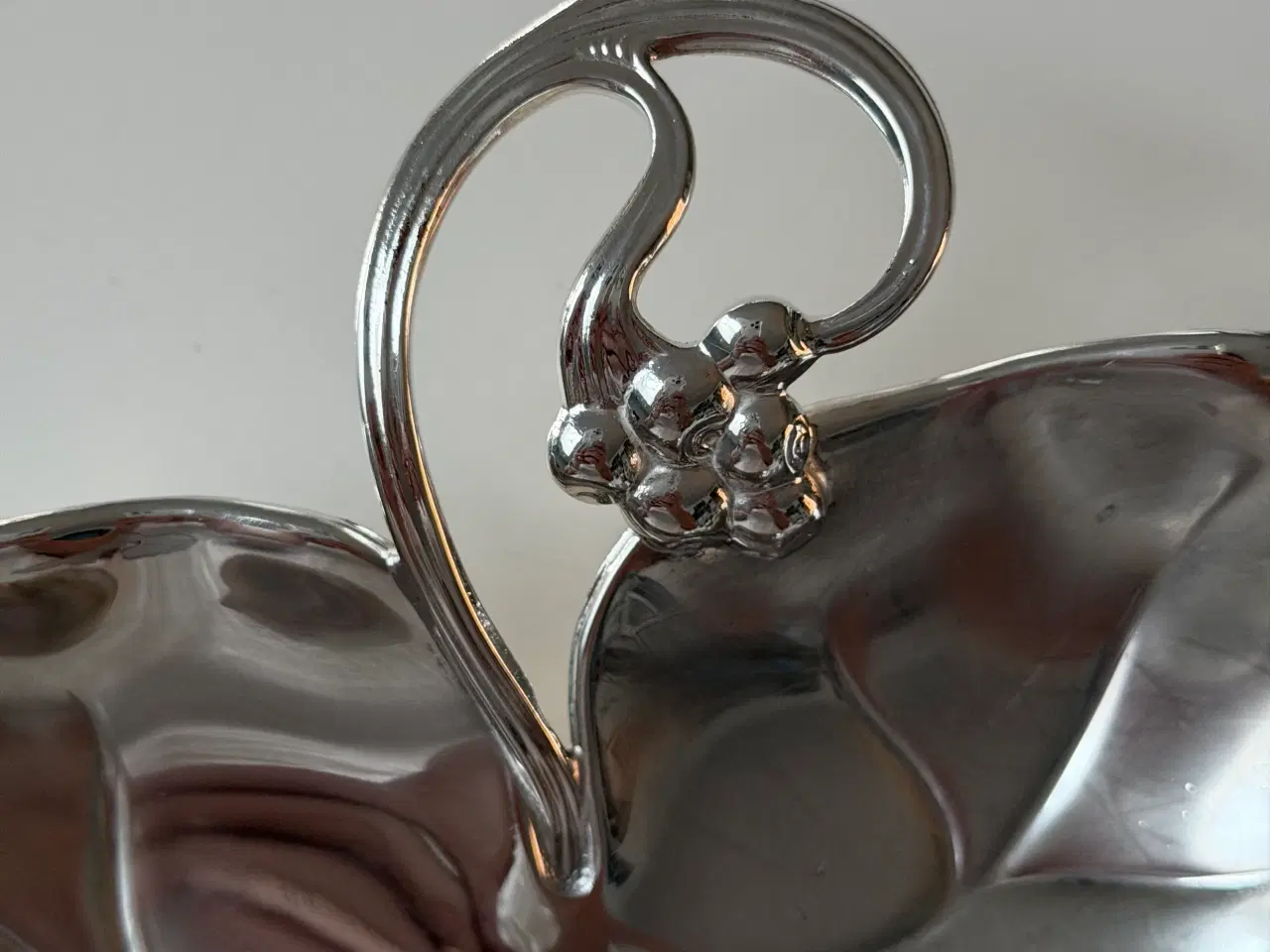 Billede 7 - Smukt bladformet fad/skål