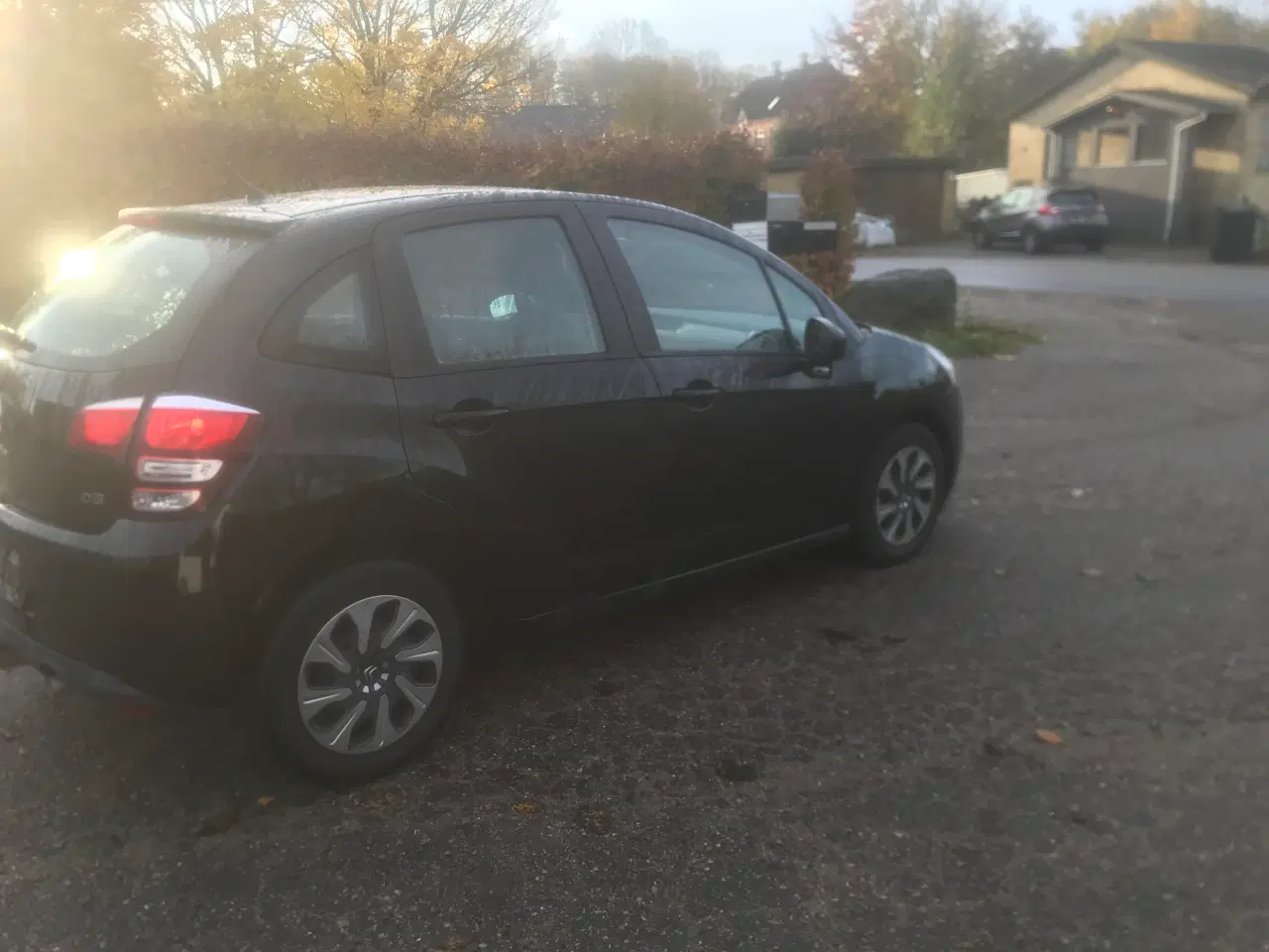 Billede 5 - Citroen c3 fra 2015 1,6 4-dørs M. Bagklap Halvårli