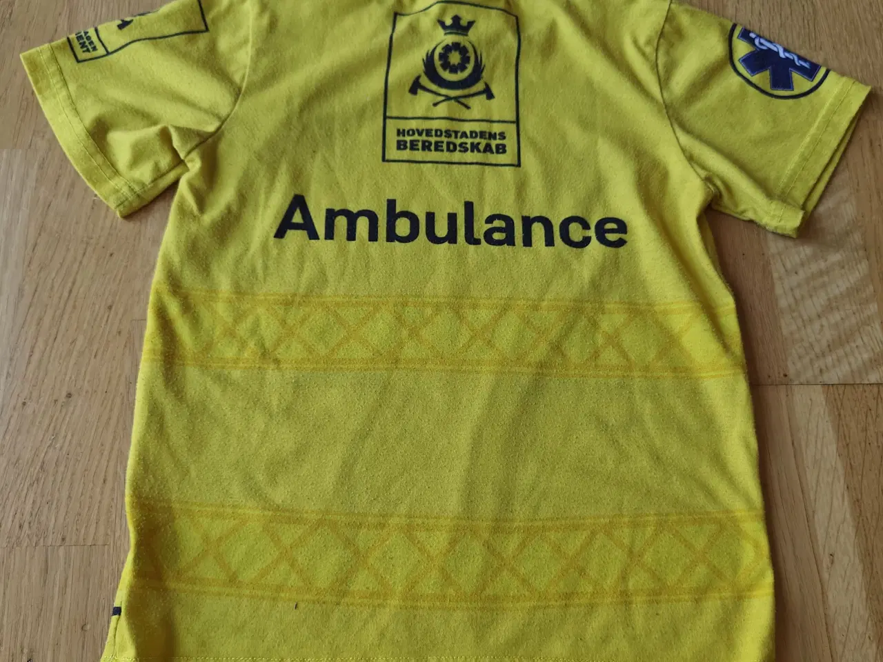 Billede 2 - Hovedstadens Beredskab T-shirt Ambulance str. 110