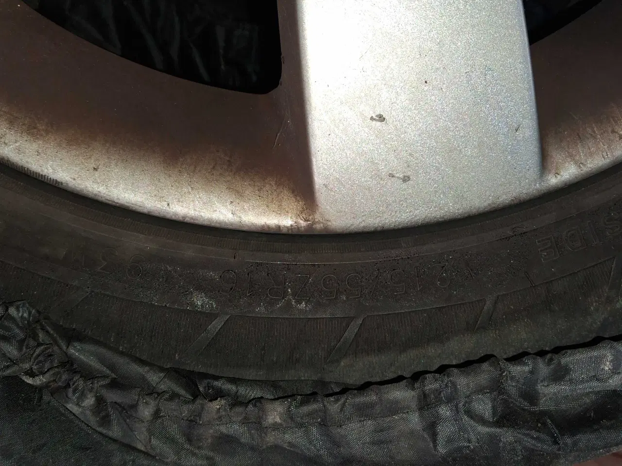 Billede 2 - 4 brugte alufælge med. dæk 