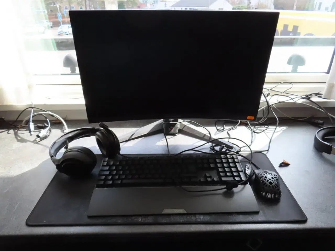 Billede 2 - 27" curved gaming monitor, ASROCK PHANTOM GAMING pg27f15rs1a