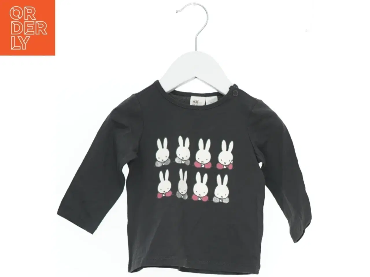 Billede 1 - Sort bluse med kaninprint fra H&M (str. 68)