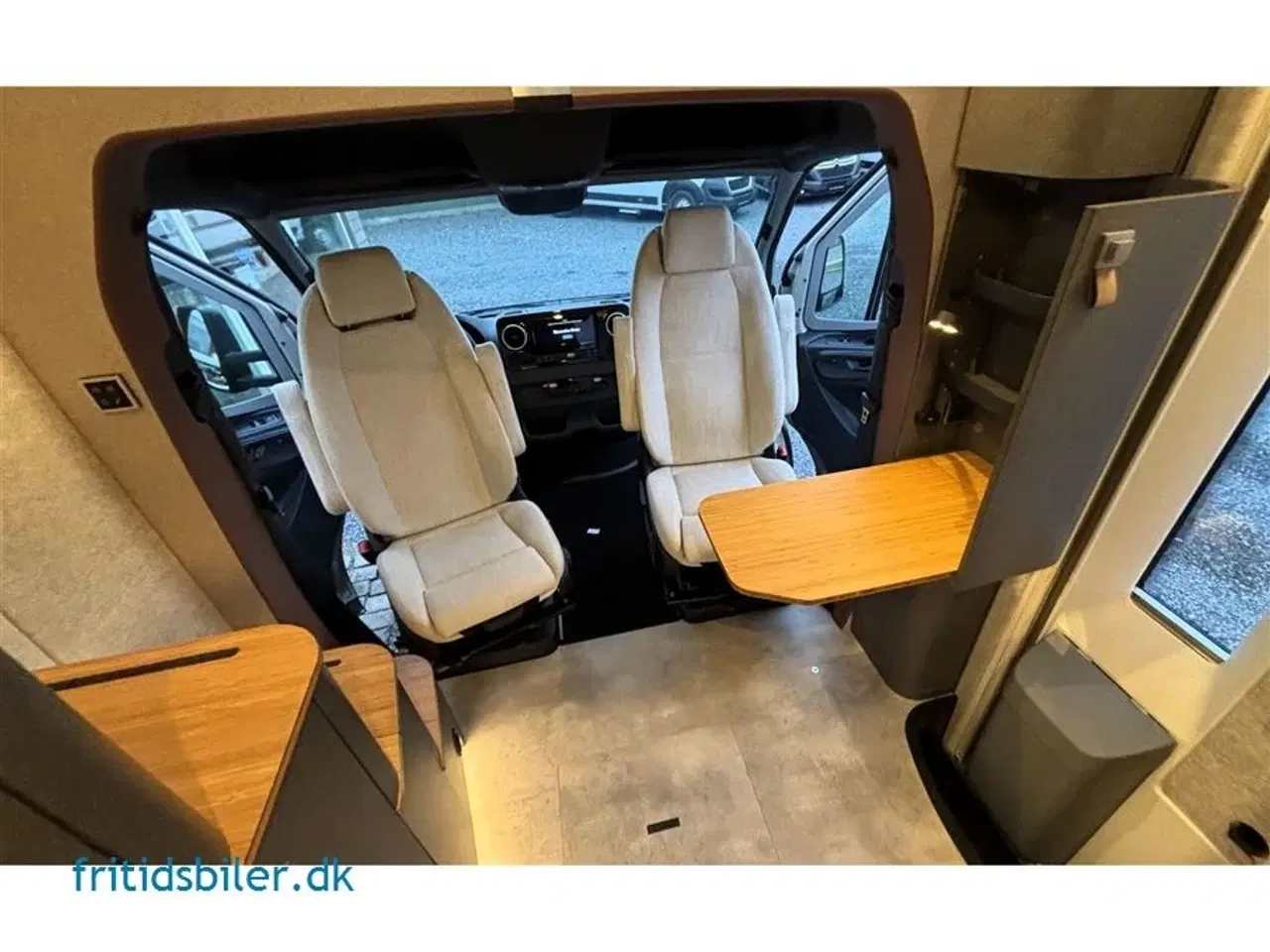 Billede 13 - 2024 - Hymer Venture S 190hk   HYMER Venture S definerer en helt ny køretøjskategori – en innovativ autocamper, der opfylder de højeste krav til design og funktion