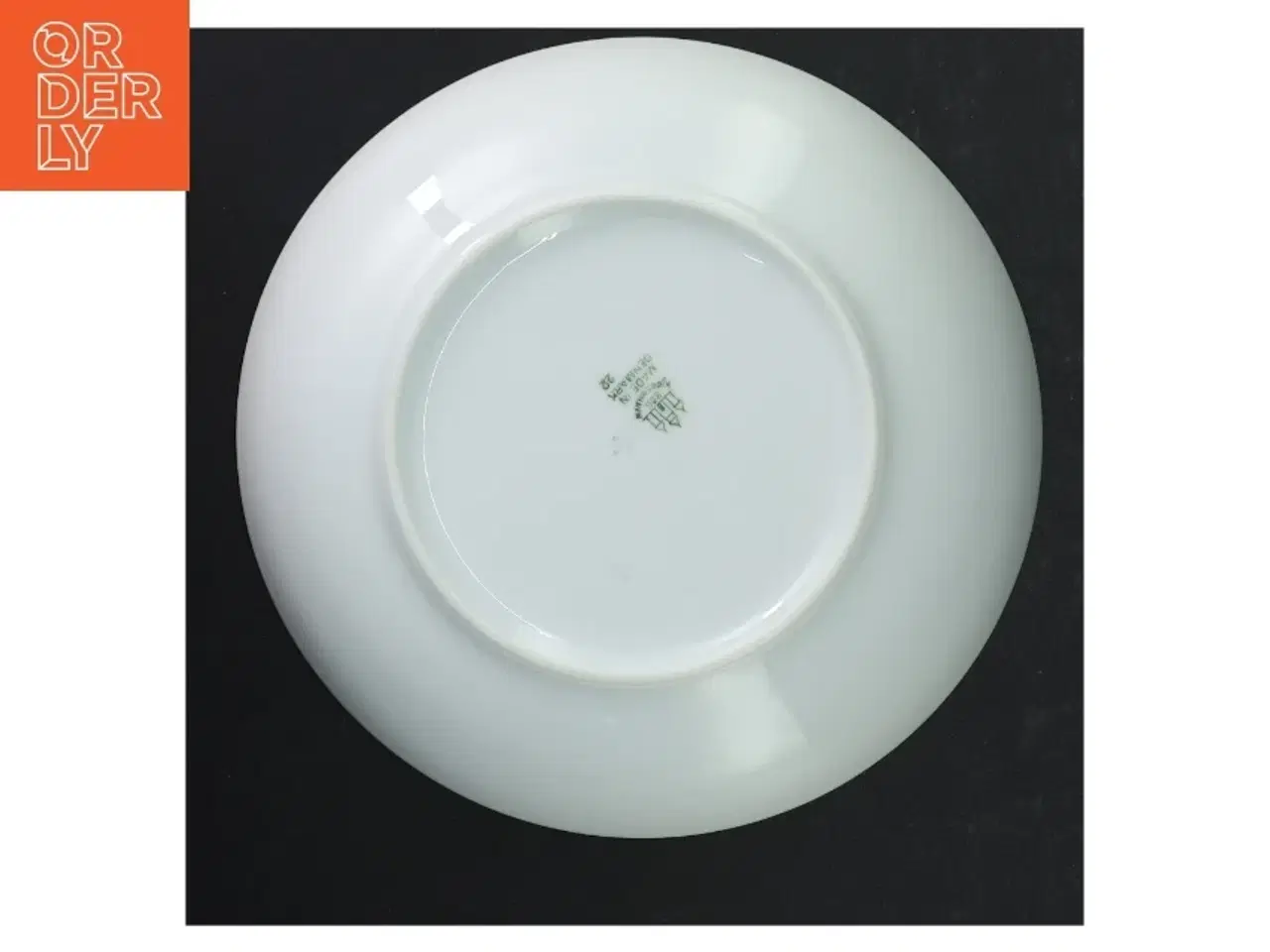 Billede 3 - Keramiktallerkner med bladmotiv fra B&G (str. 20,5 cm i diameter)